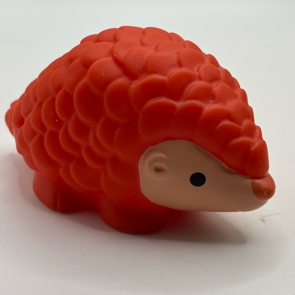 Munchkin Bath Toy Pangolin Red Squirter Wild Animal Play Figure